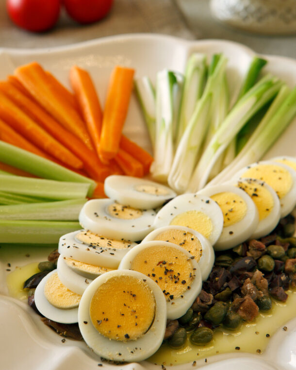 Μαριναρισμένα λαχανικά με πασχαλινά αυγά και ταπενάντ
