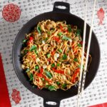 Κινεζικά μακαρόνια (lo mein) με λαχανικά