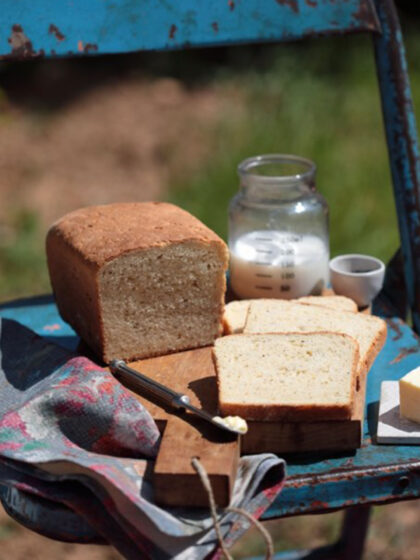 Ψωμί φόρμας με γάλα και μαύρο πιπέρι: το γαλλικό Pain de mie