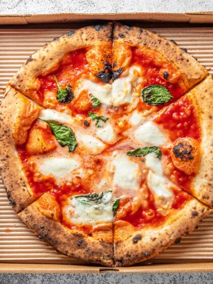 Pizzaslut: Για πίτσα, μπείτε στην ουρά