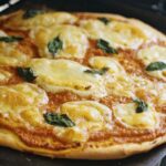 Πίτσα με ντομάτα και τυρί («Μαργαρίτα»)