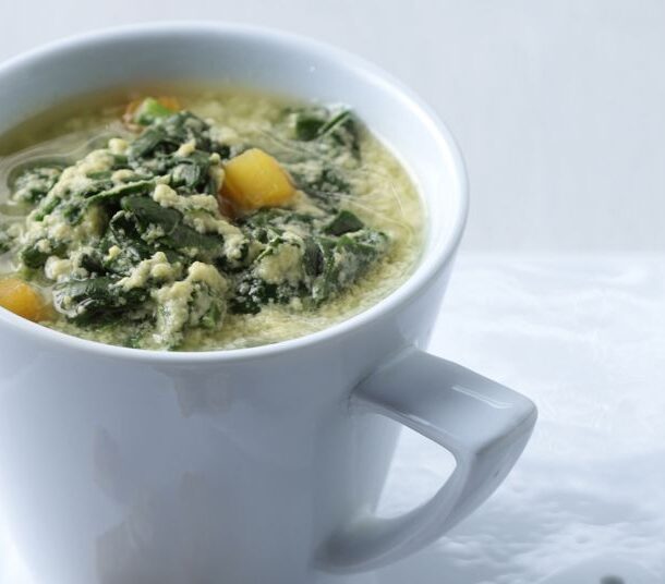 Ιταλική σούπα με αυγά και σπανάκι