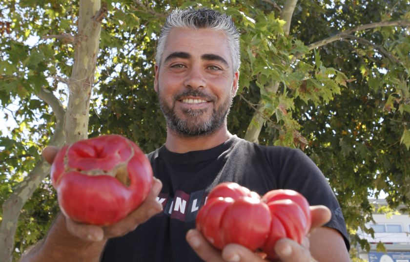 Μαΐστρος Καραμπάσης: Βιοκαλλιεργητής χωρίς αγκυλώσεις, με γνώσεις, πείσμα και όραμα