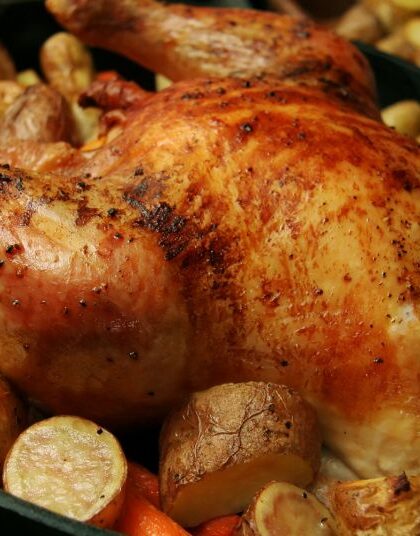 Πώς νοστιμίζουμε ένα απλό κοτόπουλο φούρνου;
