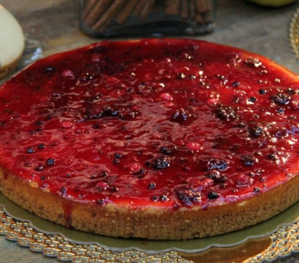 Κέικ με Γιαούρτι, Αποξηραμένα Cranberries και Μαρμελάδα Φράουλα