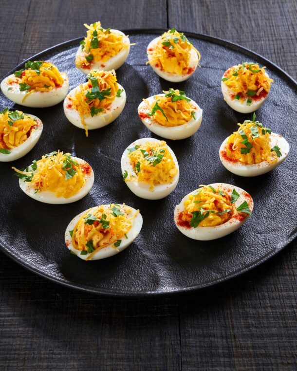 Αυγά γεμιστά: deviled eggs