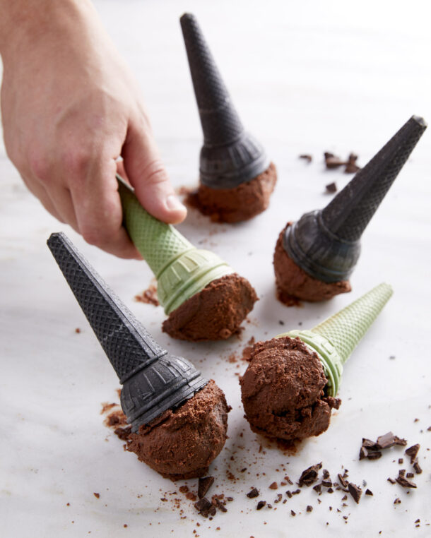 Παγωτό σοκολάτα με τριμμένο μπισκότο (χωρίς παγωτομηχανή)