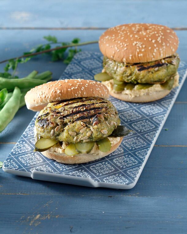 Vegan burger με φασολάκια και αρακά