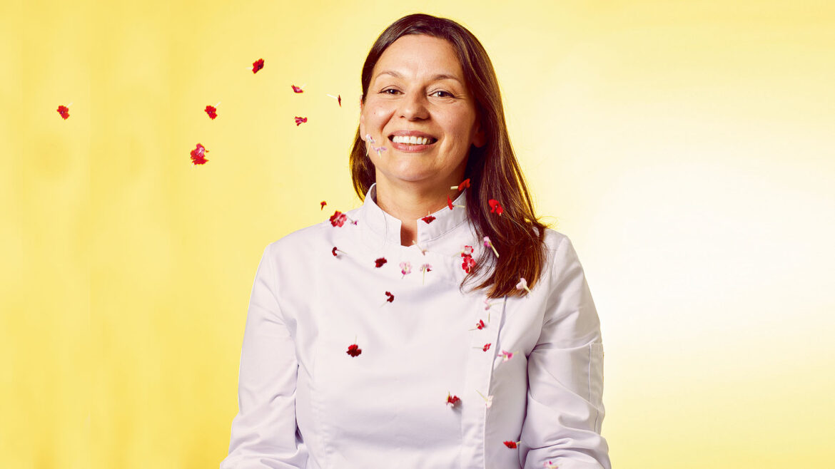 Η Κωνσταντίνα Φάκλαρη είναι η πρώτη γυναίκα σεφ που μαγείρεψε στο Προεδρικό Μέγαρο