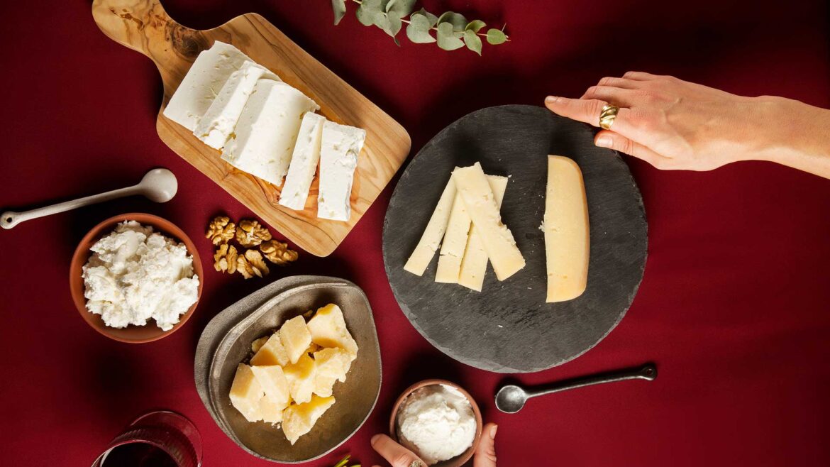 12 Ορεινά τυριά για τα γιορτινά πλατό