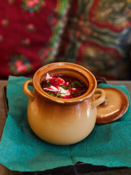 Σούπα μπορς ζεστή και χορτοφαγική (borscht)
