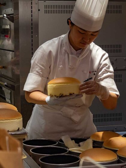Japanese cheesecake: Αφράτο σαν σουφλέ, τρεμουλιαστό σαν πανακότα