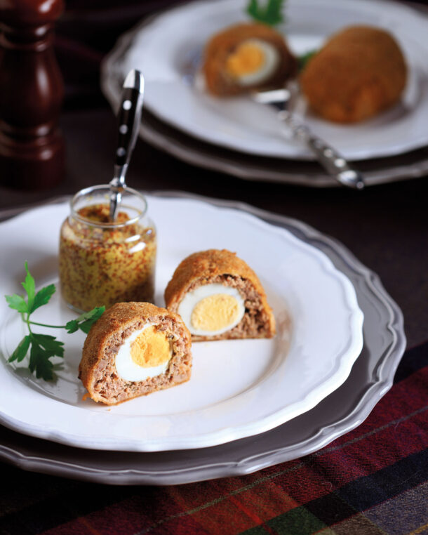 Scotch eggs (ρολά γεμιστά με αυγό, πανέ στον φούρνο)