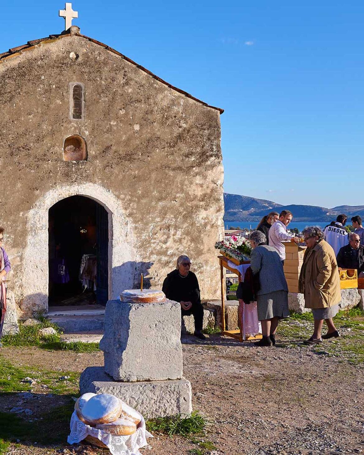 Η γιορτή της Παναγιάς Μεσοσπορίτισσας: Ένα αρχαίο έθιμο επιβιώνει στην Ελευσίνα