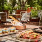 Για πίτσα και aperitivo σε έναν κήπο μυστικό στο κέντρο της Αθήνας
