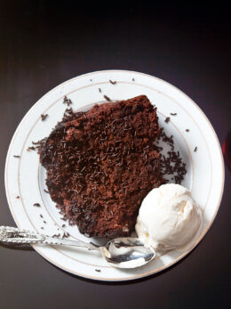 Κέικ σοκολάτας σιροπιαστό