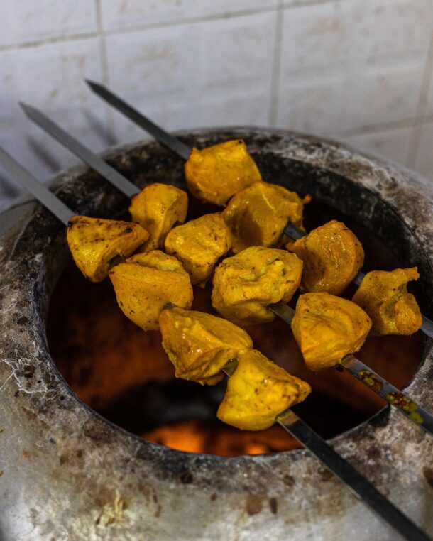 Η μαγική κουζίνα της Ινδίας – 4 ινδοί μαγειρεύουν για εμάς
