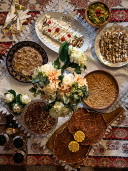 Αρμένικη βίζιτα στης Λουσινέ για ταντούνι, κεσκέκι, χαλβά και ανουσαμπούρ