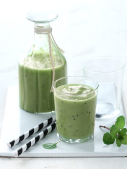 Το πράσινο smoothie: με αγγούρι, αβοκάντο, ακτινίδια και χυμό μήλου