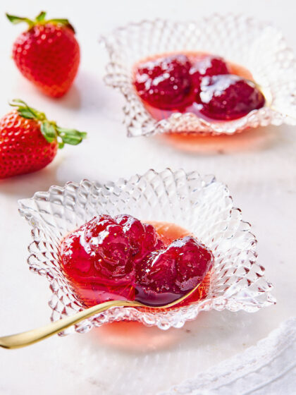 Φράουλα στο βάζο: 16 συνταγές για μαρμελάδες, γλυκά κουταλιού, λικέρ, σιρόπια