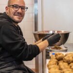 Ο Cookie Dude φτιάχνει τα πιο ωραία μπισκότα της Αθήνας