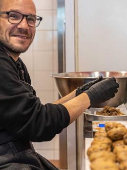 Ο Cookie Dude φτιάχνει τα πιο ωραία μπισκότα της Αθήνας