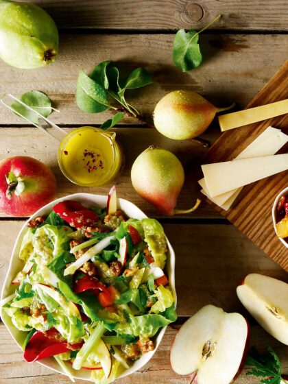 Σαλάτα με μήλο, αχλάδι, παντζάρι και καρύδι