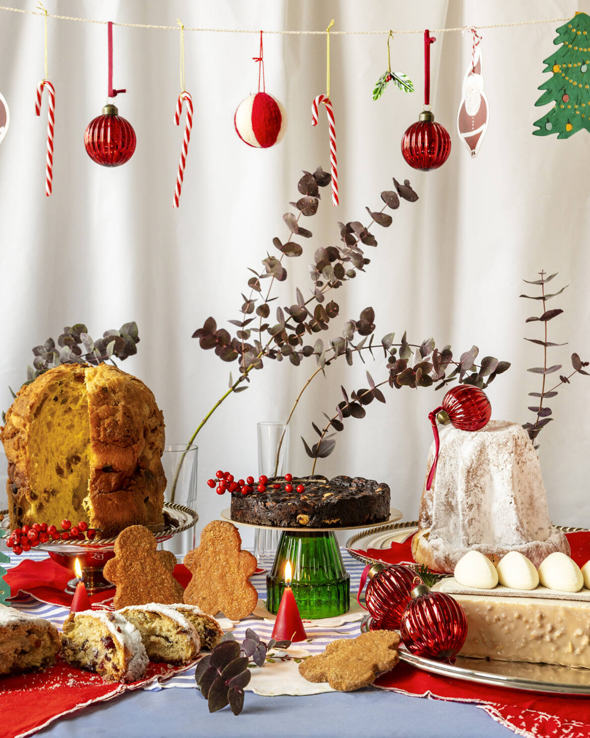 Πανετόνε, στόλεν ή πανφόρτε; Γιορτινά γλυκά του κόσμου και πού θα τα βρεις στην Αθήνα