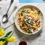 Μακαρόνια με κιμά: Οι 10 καλύτερες συνταγές μας για το φαγητό-λατρεία