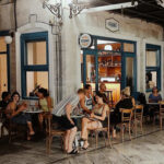 Ρεβάνς στην Ερμούπολη: Έτσι ακριβώς θα έπρεπε να είναι τα μοντέρνα καφενεία